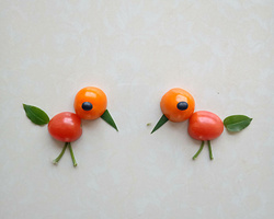 儿童漂亮又简单水果贴画制作大全 用番茄和树叶制作小鸟图解